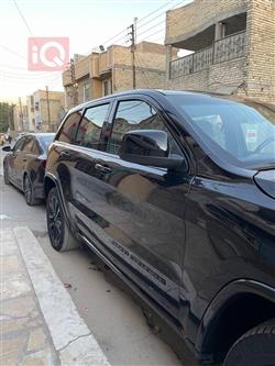 جیپ گراند شیرۆکی